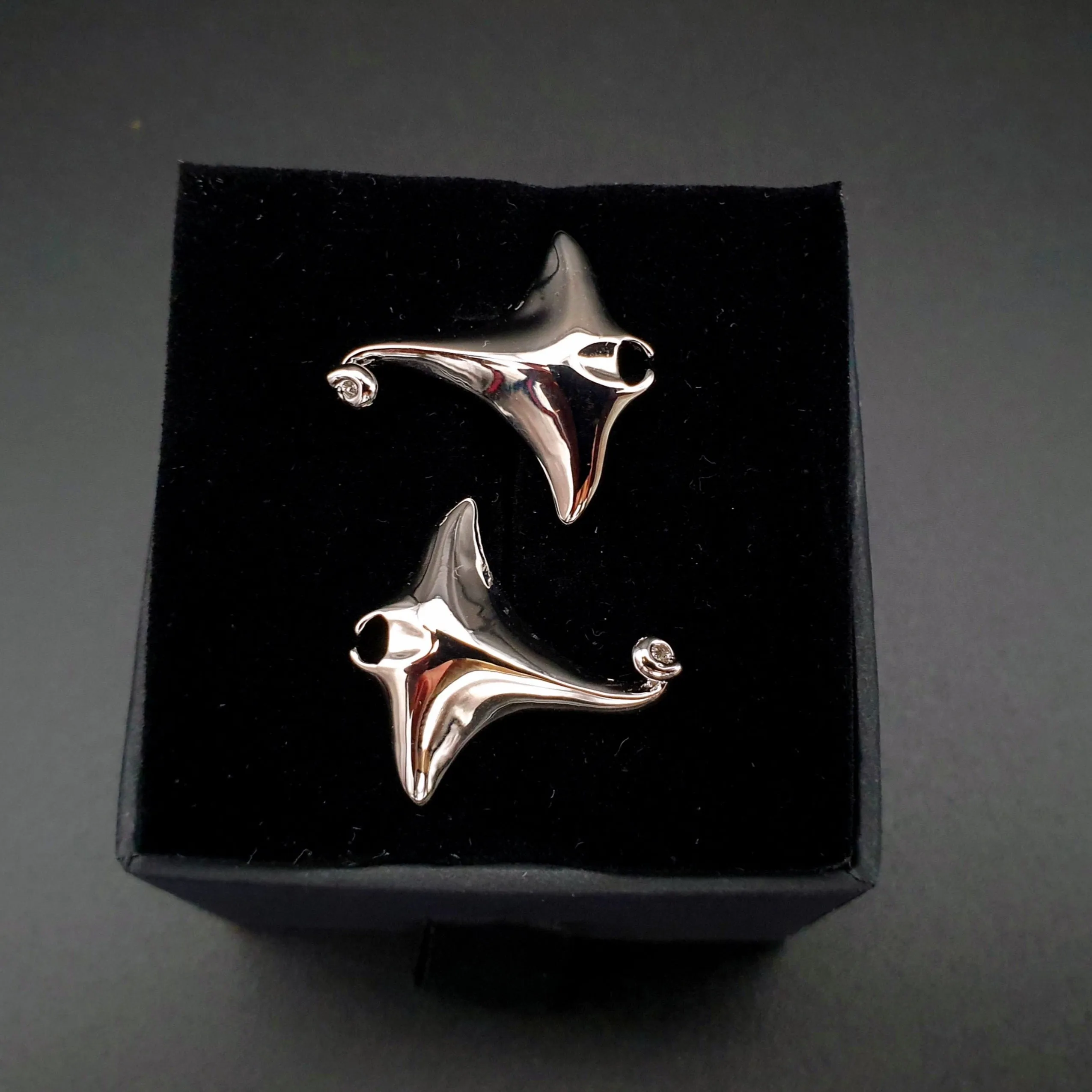 Cufflinks for Men:  Manta Ray