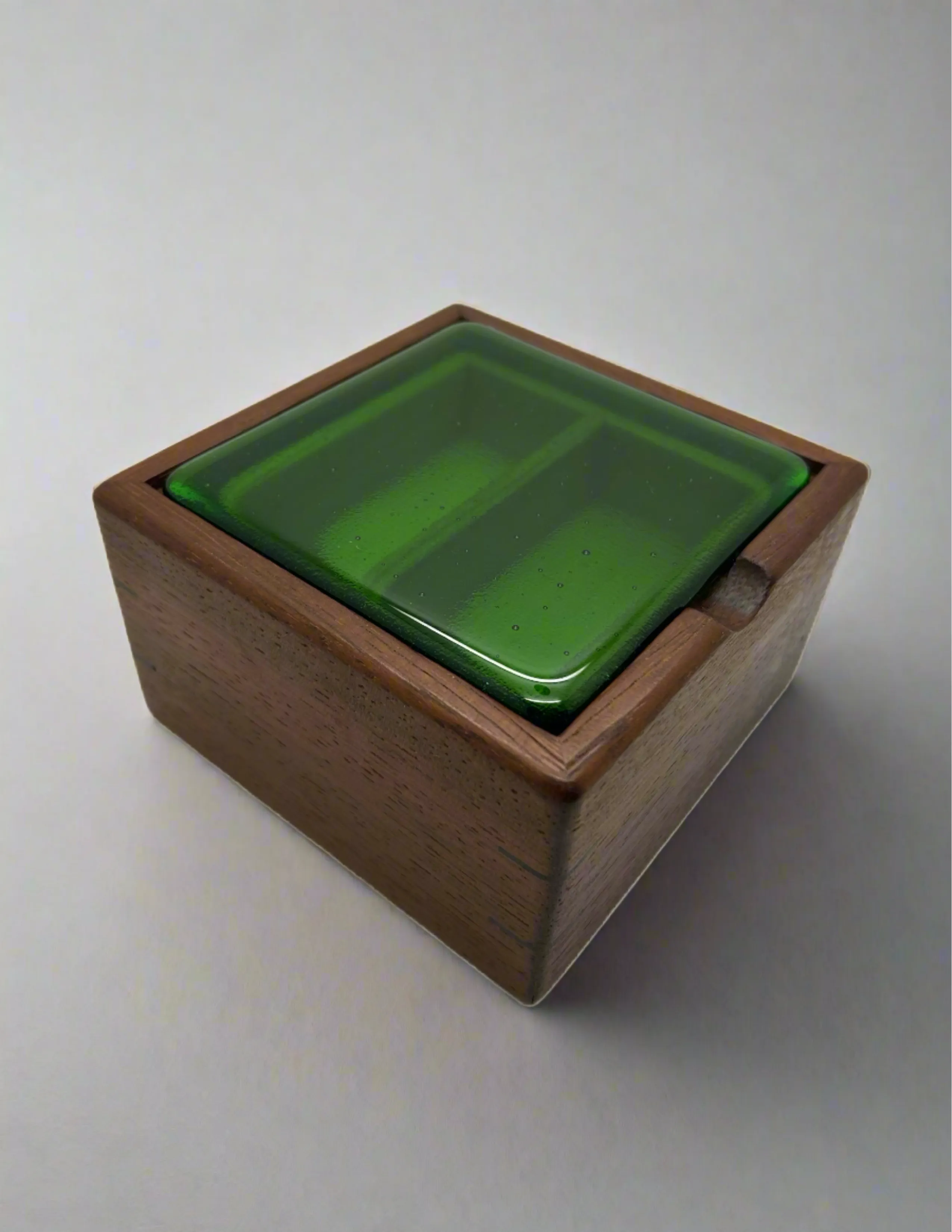 Flexen Iroko box with fused glass lid