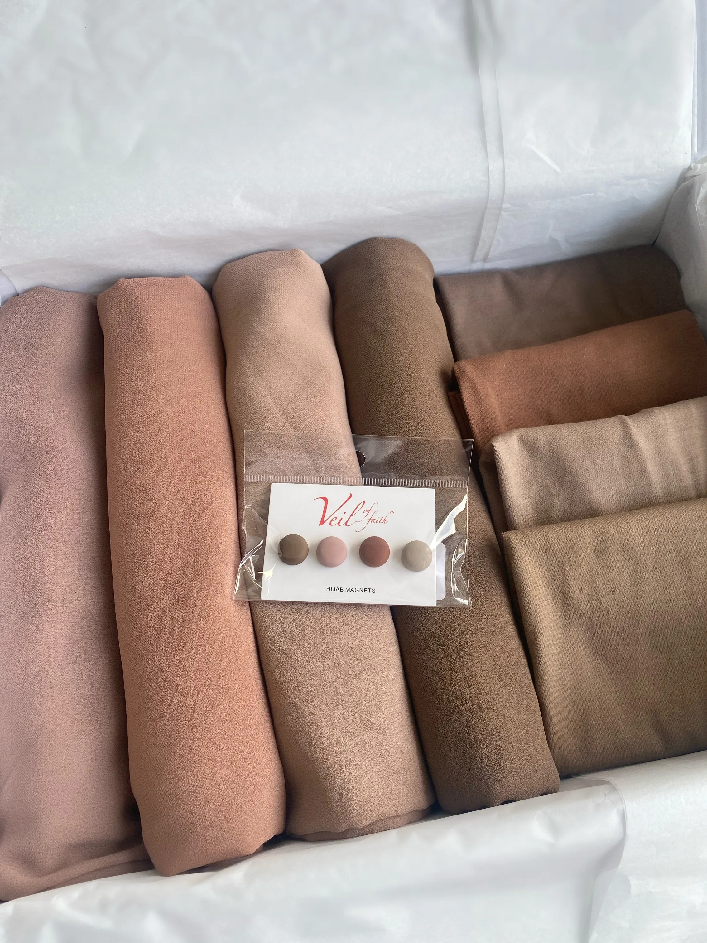 NEUTRAL HIJAB GIFT BOX with hijab magnets